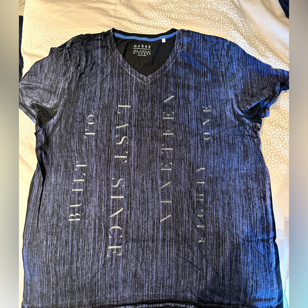 Guess Mens tshirt